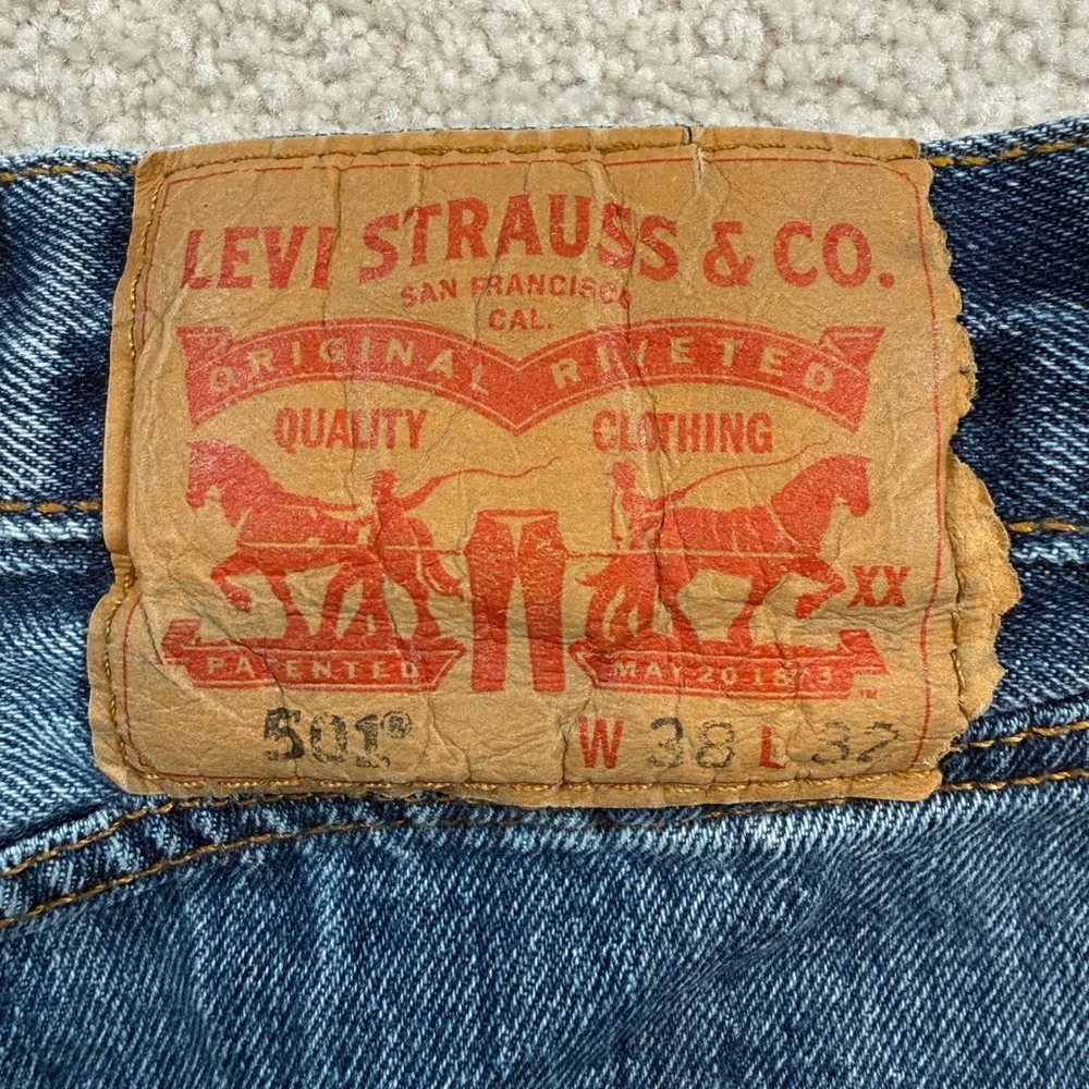 Levi's 501 Original Fit Jeans Men 38x32 Blue Medium Wash Button Fly Straight Leg